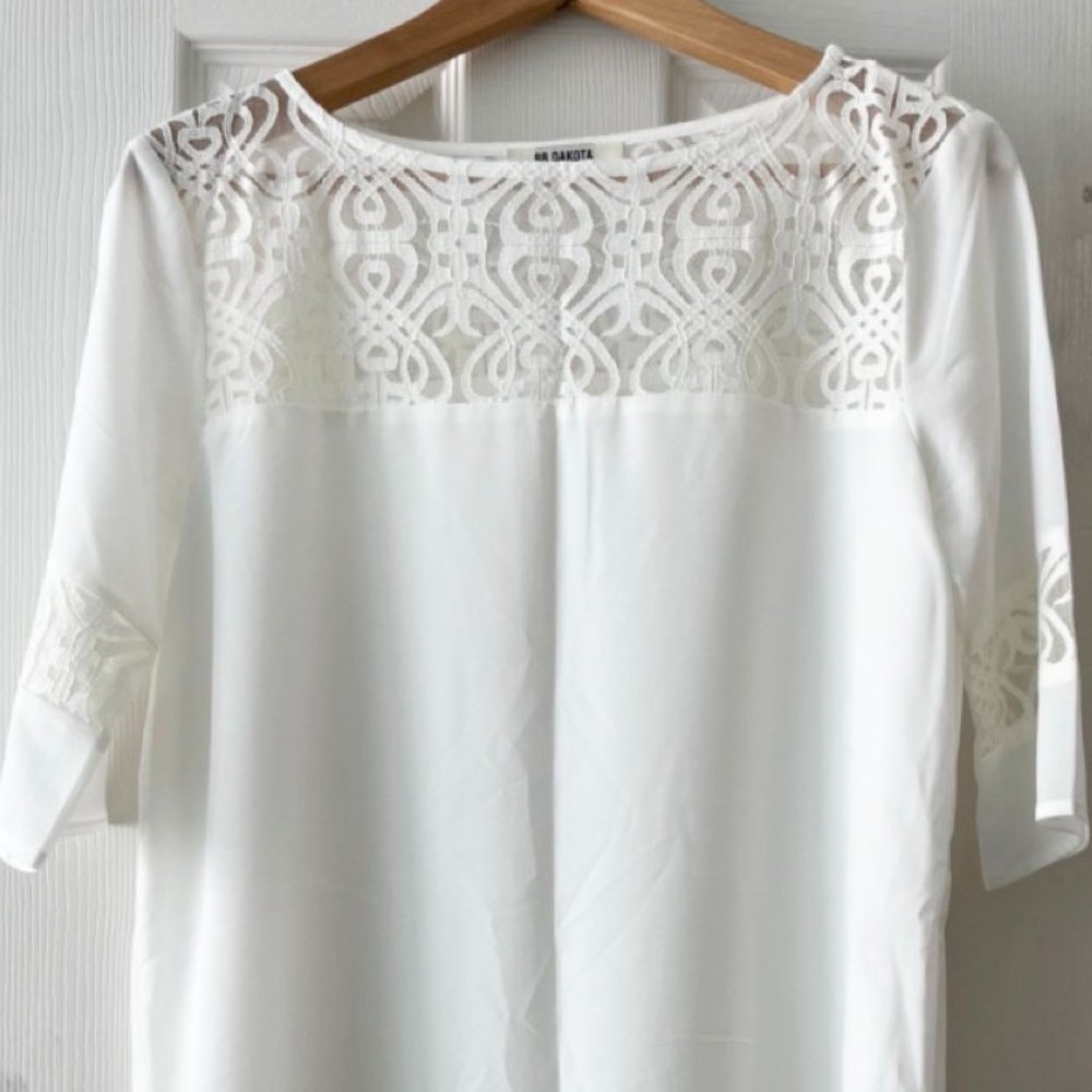 BB Dakota Lace Dress Size Small